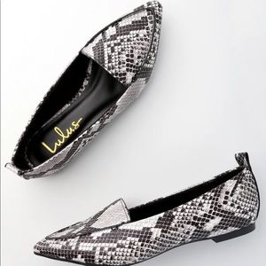 Snake Pointed Toe Loafers